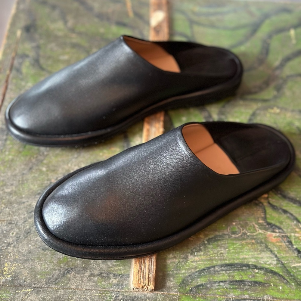 Lauren Manoogian black leather mule